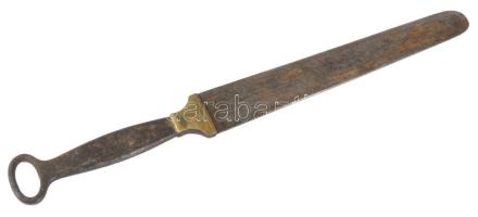 cca 1900 Fenőacél, jelzett, h: 34 cm