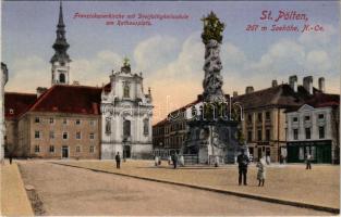 Sankt Pölten, St. Poelten; Franziskanerkirche mit Dreifaltigkeitssäule am Rathhausplatz. P. Lederman...
