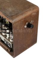 Orion Typ 115A Néprádió, kopásnyomokkal, 24x30x17 cm dugvilla nélkül