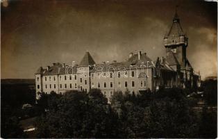 1933 Hajmáskér, tüzérségi lövőiskola, parancsnoksági épület, laktanya. photo (EM)