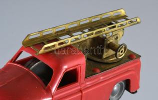 Lendkerekes retro tűzoltóautó 11 cm