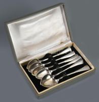 Ezüst (Ag) teás kanál készlet, díszdobozban, nettó 96 g ca 1900 dianás jelzéssel