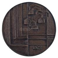 1960 k. "VÁTI (Városépítési Tervező Intézet) / Pro Merito" bronz emlékérem (83mm) T:AU