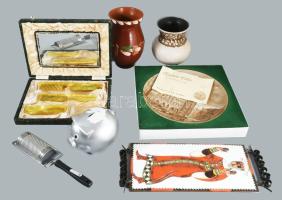 Banános ládányi vegyes bolha tétel, közte üveg, porcelán és kerámia dísztárgyak, réz kínáló, zománco...