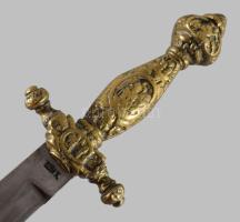 Szám Kálmán nagyméretű dísztőr, tömör réz markolattal, jelzett a pengén, h: 40 cm