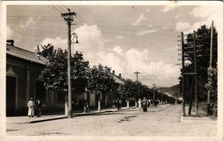 Nagyberezna, Velykyi Bereznyi, Velky Berezny; Fő utca. Moskovits Izidor kiadása / main street (kis s...