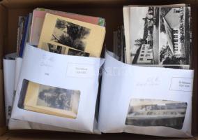 458 db főleg MODERN magyar és külföldi képeslap cipősdobozban: városképek, motívumok, közte régiek /...