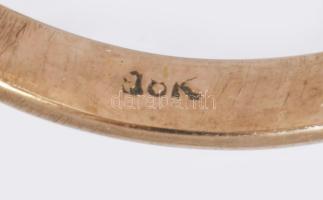 Arany (Au) gyűrű, jelzés nélkül, 9-10ct, m:56, kövei többsége hiányzik, bruttó 5,1g