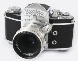 Ihagee Exakta Varex IIa fényképezőgép, Carl Zeiss Tessar 2,8/50 (50 mm f/2.8) objektívvel, bőr tokba...
