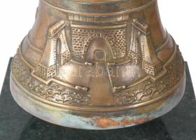 Mihály Gábor (1942 - ) 1997-2002. "A Magyarság Hírnevéért díj" márvány alapra helyezett, d...