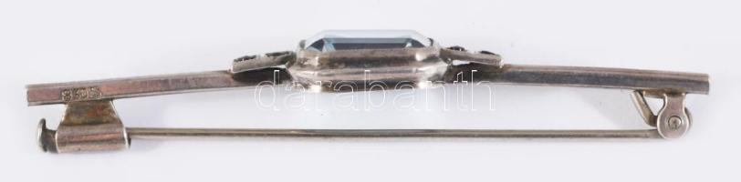 Ezüst (ag) melltű, kék szintetikus spinell befoglalással, jelzett, 835 ezrelékes, h:6 cm, bruttó 4,7...