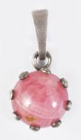 Ezüst (ag) függő, kaboson csiszolású rodokrozit befoglalással, jelzett, 835 ezrelékes, bruttó 1,84g