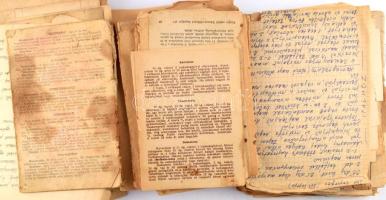 ca 1930-1960 Vegyes kézzel írt receptgyűjtemények és receptkönyvek egy zacskónyi, vegyes állapotban