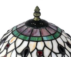 Tiffany jellegű asztali lámpa. Ólomkeretes üveg, fém. Működő, jó állapot 40 cm