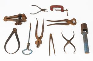 Vegyes antik szerszám tétel, benne jó gyűjtői darabokkal!