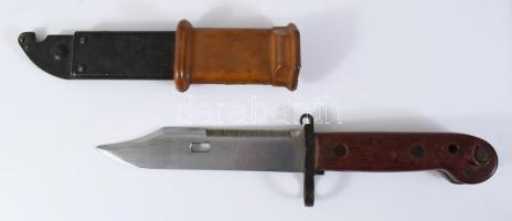 AK 47 bajonett, fém, bakelit, tokjában, h: 33 cm