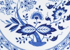 Hutschenreuther hagymamintás tortatál, jelzett, hibátlan, d: 32,5 cm