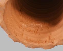 Sződi Katalin: virágcsokorral, mázas kerámia, jelzett, pattogzásokkal, m: 26 cm