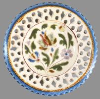 Bozsik Kálmán (1872-1959): Dísztál. Jelzett, mázhibával, d: 20 cm