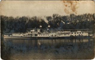 SZENT ISTVÁN gőzüzemű oldalkerekes személyhajó / Hungarian passenger steamship. photo (EM)
