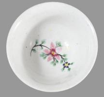5 darab kínai csésze, jelzett, kopással, d: 9 cm