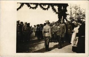 Bevonulók fogadása, magyar katonák / entry of the Hungarian troops, Hungarian soldiers. photo (Rb)