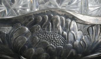 Orivit Köln szecessziós ezüstözött kínáló üvegbetéttel, jelzett, d: 26 cm, m: 15 cm