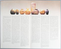 Ács Zoltán (1934-2000): Üveg bonbonniere. Gallé technikával készült, egyedi művészeti alkotás. Jelze...