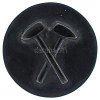 DN Bányászjelképet (bányászkalapács és bányászék) formáló bronz emlékérem (39mm) T:AU