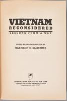 Salisbury, Harrison E.: Vietnam Reconsidered. Lessons from a War. New York, Harper &amp; Row. 33...