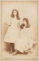 cca 1910 Czullik lányok, Czullik Betti és Inez, a Liechtenstein hercegi kertek igazgatója lányainak ...
