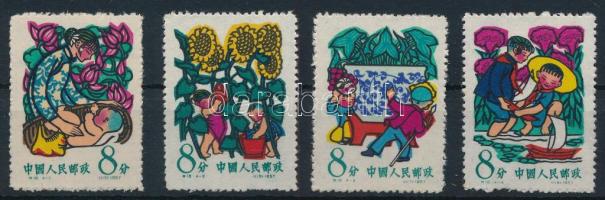 Kínai Népköztársaság 1958 Gyermeknap Mi 379-382 gumi nélkül ahogy kiadták / without gum as issued (M...
