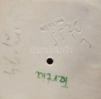 Herendi Tertia kaszát élező fiú. Jelzett, sérült, m: 14,5 cm