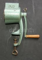 1db régi használható dió daráló