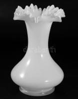 cca 1900 Tejüveg fodros váza, hibátlan, m: 15 cm