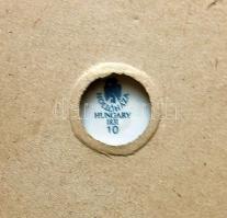 1979 Kézzel festett hollóházi porcelán kép Szász Endre szignált Arcok sorozatból, ovális bőr keretbe...