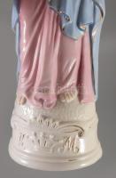 Mária a kisdeddel porcelán asztali kegyszobor, kis kopással, m: 32,5 cm