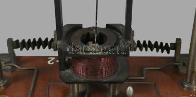 Forgótekercses galvanométer ca 1920. Zománc skálával m: 32 cm