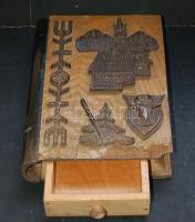 Erdélyi faragott, domborműves könyv formájú asztali dísz fiókkal 20x29 cm