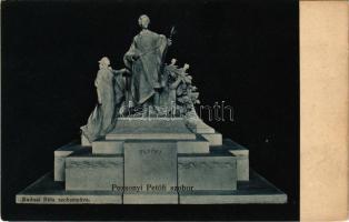Pozsony, Pressburg, Bratislava; Petőfi-szobor. Radnai Béla szoborműve / statue
