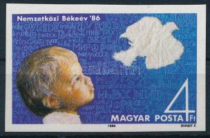 1986 Nemzetközi békeév vágott bélyeg (4.000)