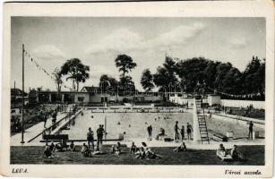 Léva, Levice; Városi uszoda, fürdőzők, ugródeszka. Hajdu foto / swimming pool, bathers, springboard ...