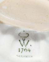 Wallendorf porcelán balerina. Kézzel festett, jelzett, egy ujja letört