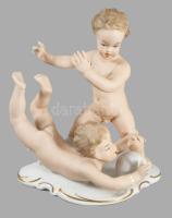 Wallendorf porcelán játszó puttók. Kézzel festett, jelzett, hibátlan 16 cm