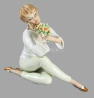 Wallendorf porcelán lány virágcsokorral. Kézzel festett, jelzett, hibátlan 14 cm