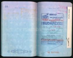 1988 Magyar Népköztársaság által kiállított fényképes útlevél amerikai vízummal