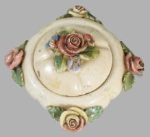 Ékszertartó dobozka, porcelán, kézzel festett, jelzés nélkül, kis kopással