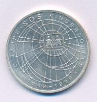 Németország 1999J 10M Ag "SOS-Gyermekfalvak" T:UNC,AU
Germany 1999J 10 Mark Ag "Char...