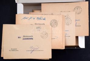 1945-1946 138 db kézbesítési vevény, bizonyítvány bérmentesítés nélkül, változatos bélyegzésekkel, k...