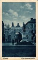 1930 Miskolc, Tízes honvédek szobra, Rudolf laktanya (kis szakadás / small tear)